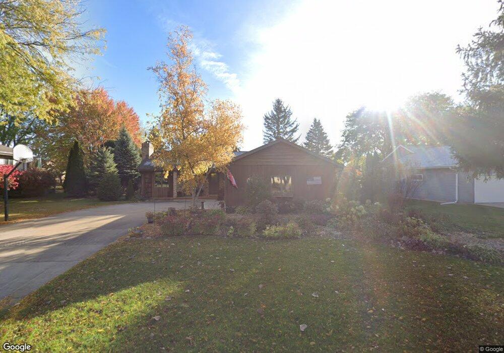 3434 N Bluemound Dr, Appleton, WI 54914 - photo 1