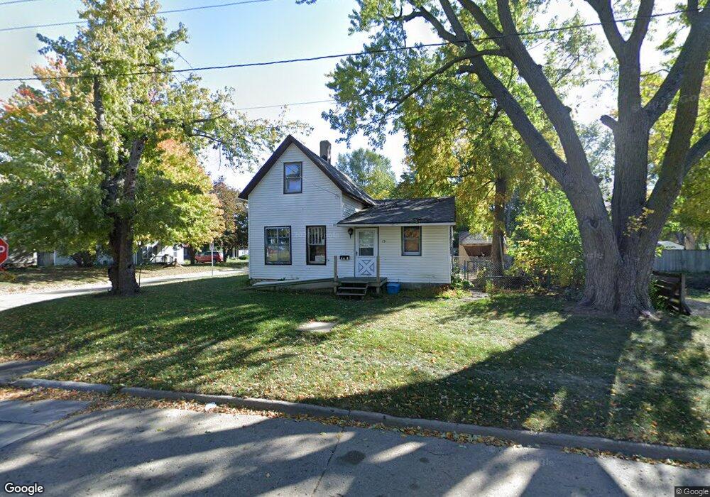 731 N 9th Ave E, Newton, IA 50208 - photo 1