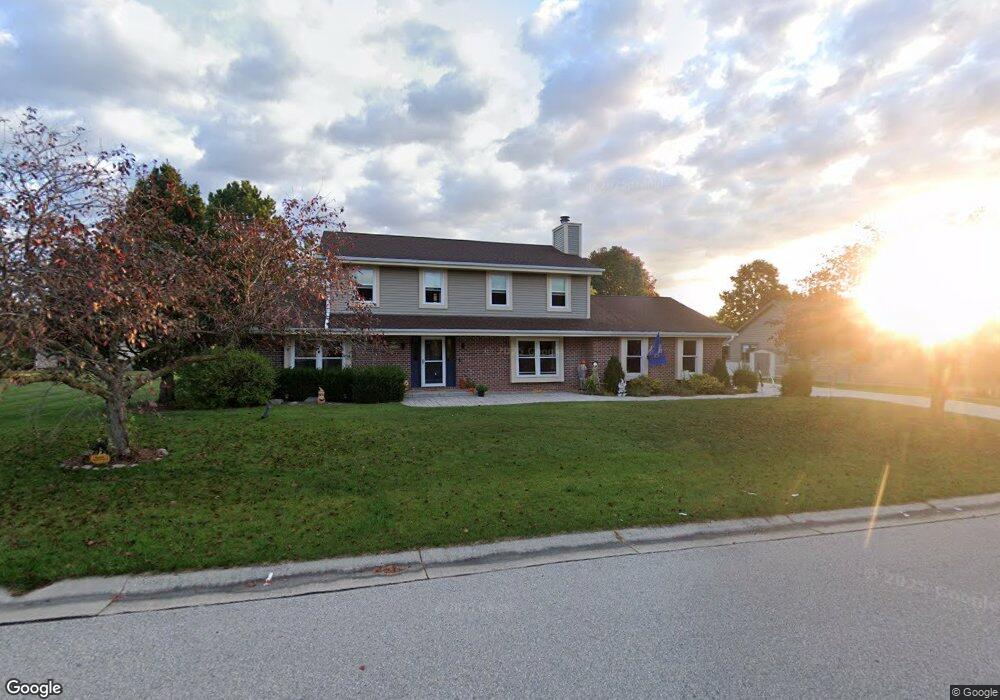 N76W16090 Hunters Ridge Cir, Menomonee Falls, WI 53051 - photo 1