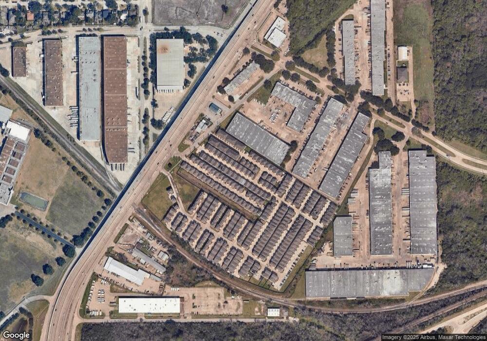 3718 Main Plaza Dr, Houston, TX 77025 - photo 1