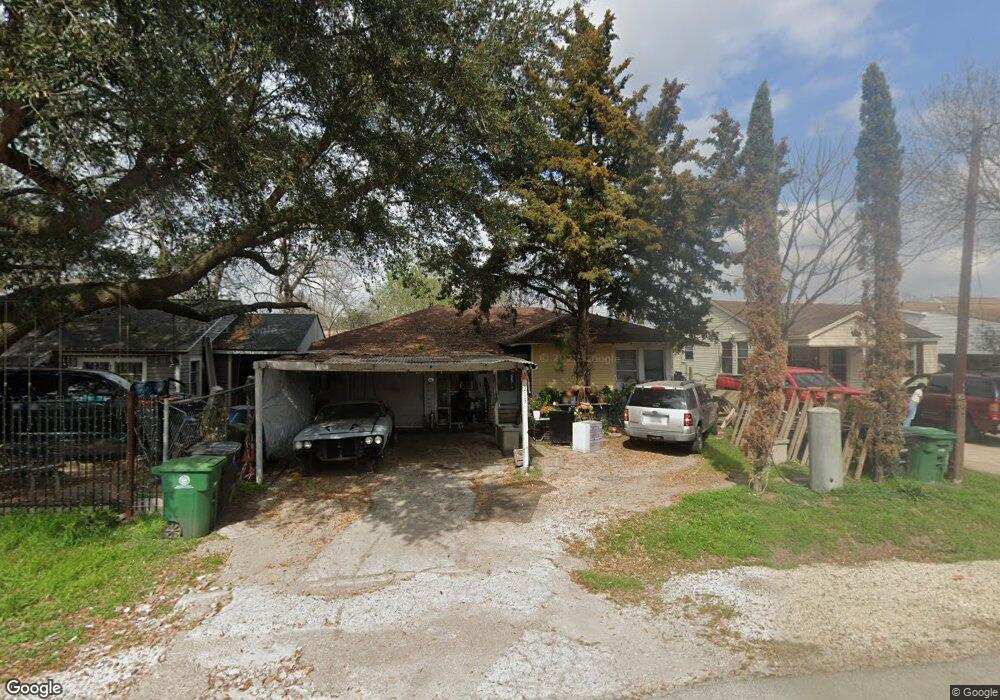 213 Burress St, Houston, TX 77022 - photo 1