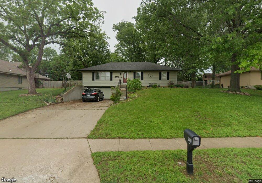 3800 SW Cambridge Ave, Topeka, KS 66610 - photo 1