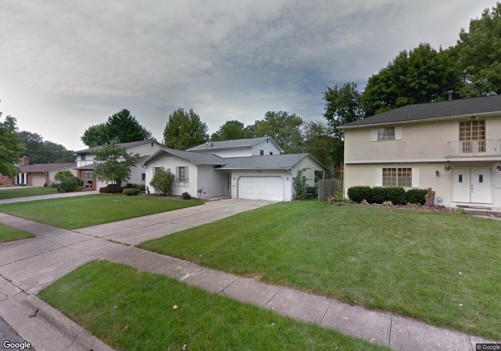 1906 Faymeadow Ave, Columbus, OH 43229 - photo 1