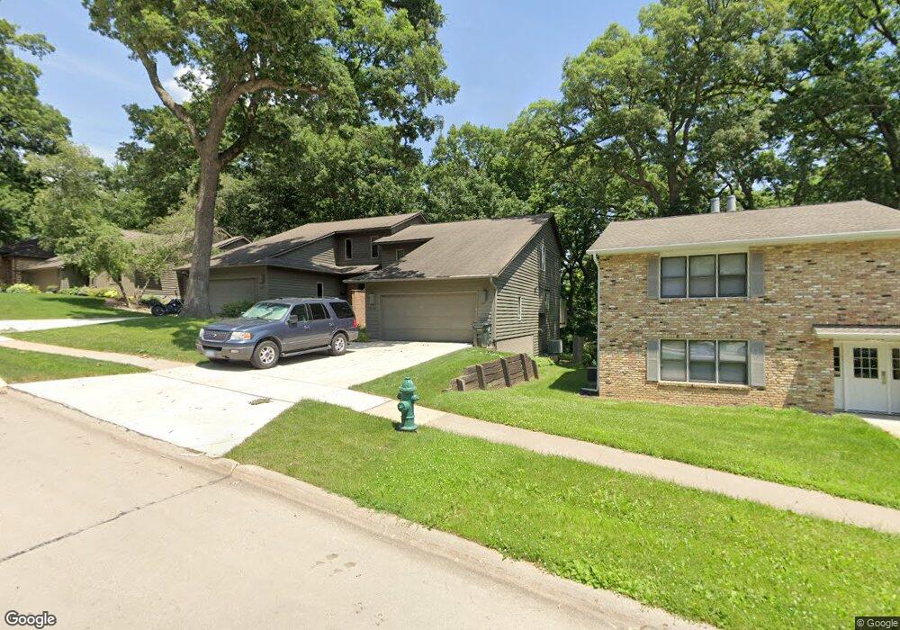 2022 Linmar Dr NE, Cedar Rapids, IA 52402 - photo 1