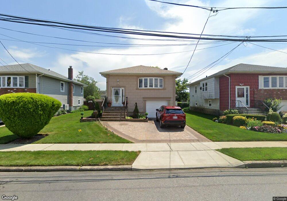 7 Laurel Rd, Freeport, NY 11520 - photo 1