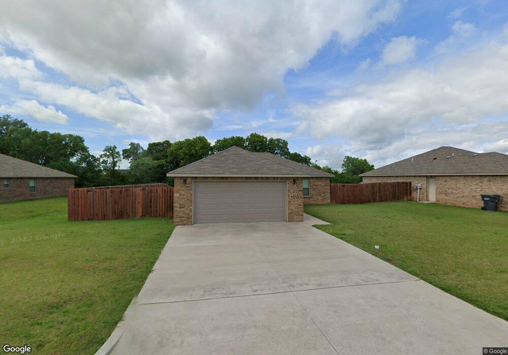321 Hope Ave, Ardmore, OK 73401 - photo 1