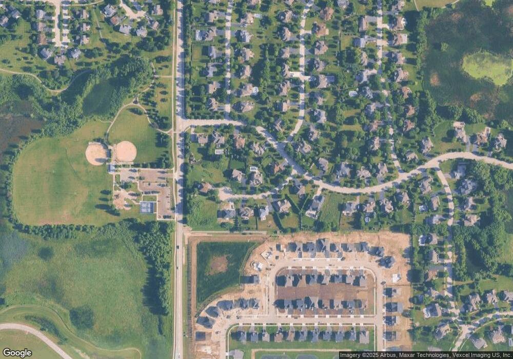 4 Wintergreen Ct, Algonquin, IL 60102 - photo 1