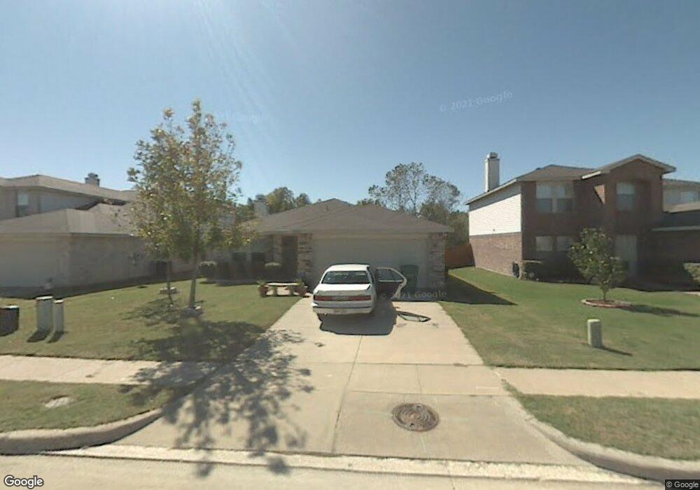 8720 Seven Oaks Ln, Denton, TX 76210 - photo 1