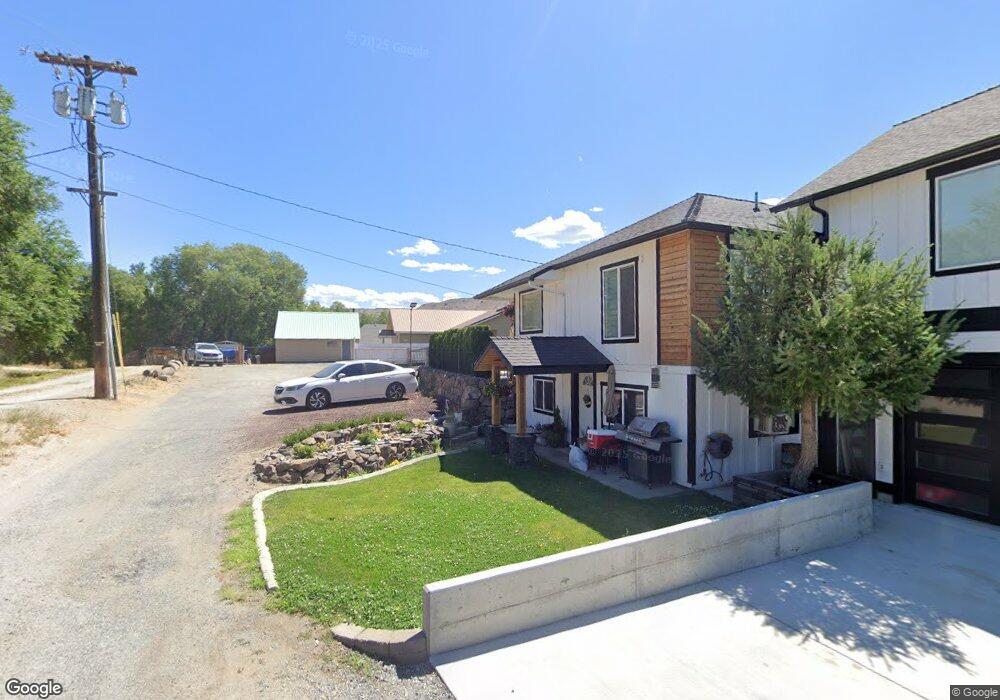 686 2nd St NE, East Wenatchee, WA 98802 - photo 1