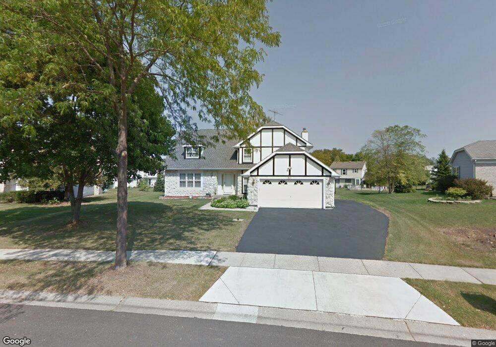 811 Roaring Brook Ln, Algonquin, IL 60102 - photo 1