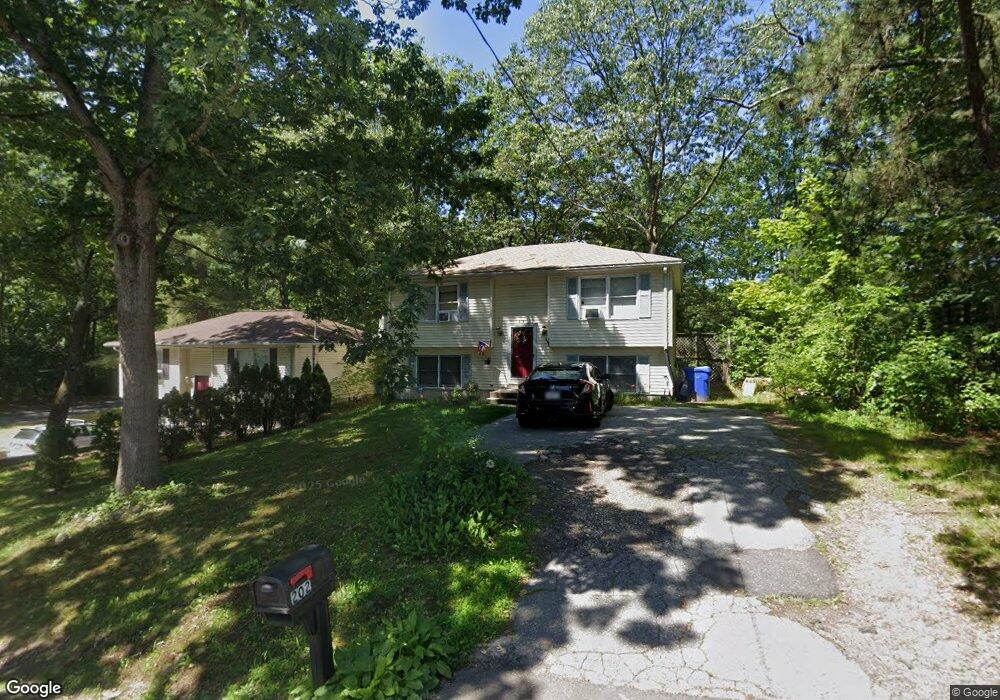 202 Wrentham Rd, Springfield, MA 01119 - photo 1