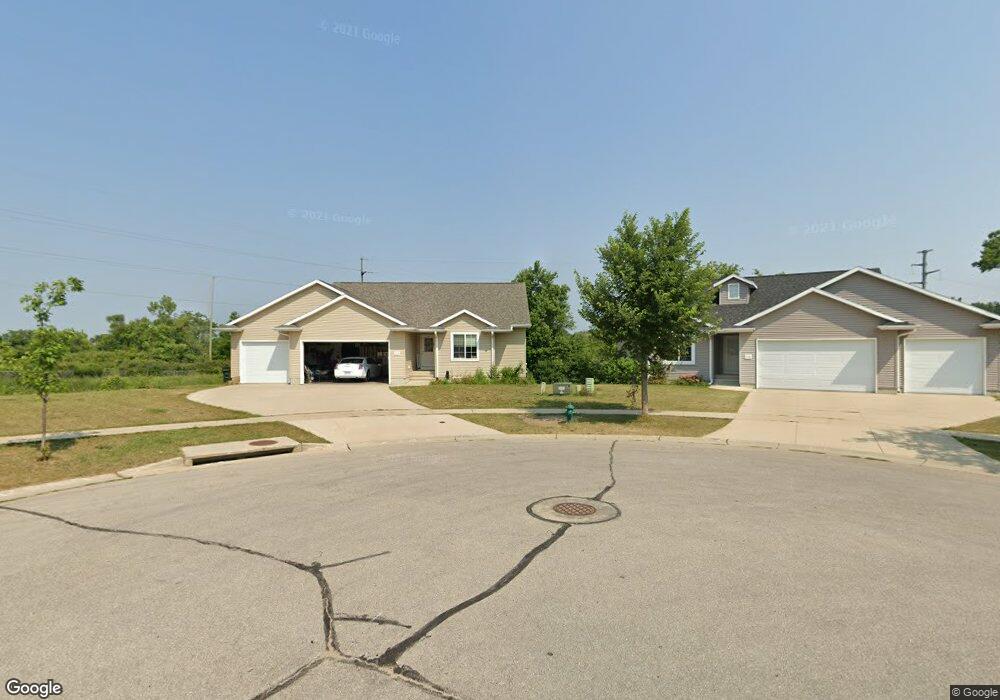 4814 M Ave NW, Cedar Rapids, IA 52405 - photo 1