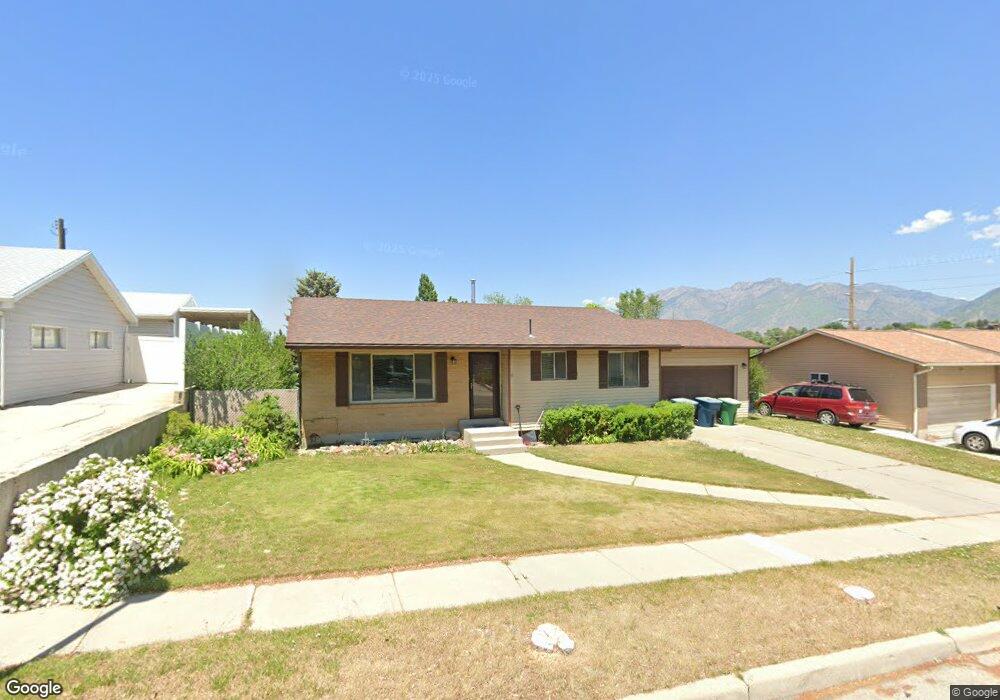 1271 Mockingbird Ln, Sandy, UT 84094 - photo 1