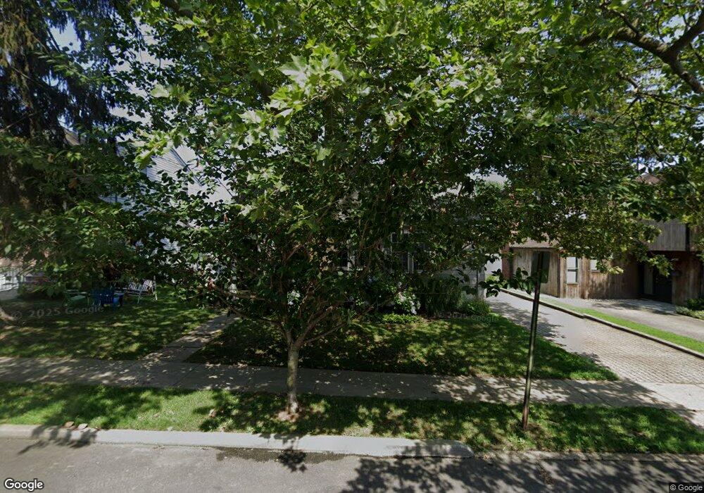 20 Oldwood Rd S unit 2nd fl, Port Washington, NY 11050 - photo 1