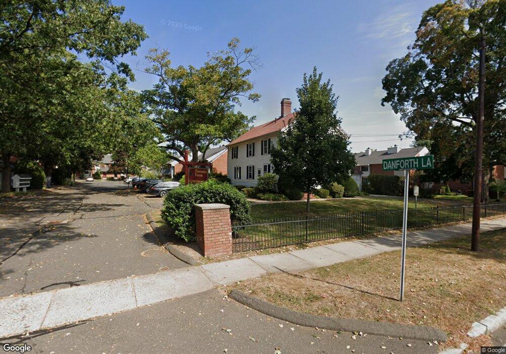 10 Danforth Ln, West Hartford, CT 06110 - photo 1