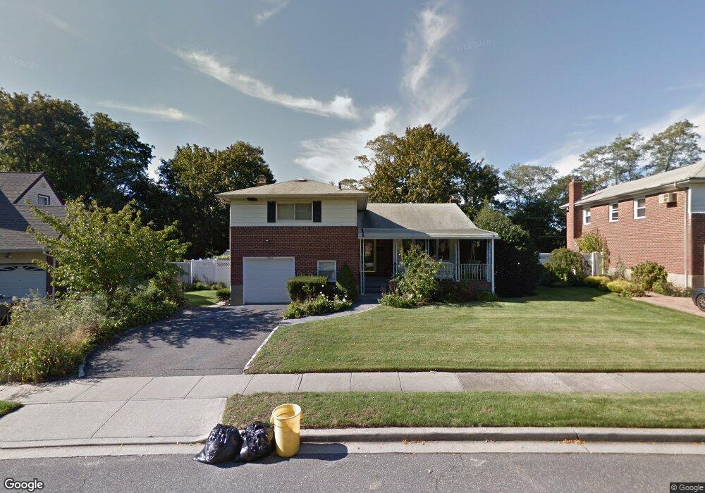 7 Sylvia Rd, Plainview, NY 11803 - photo 1