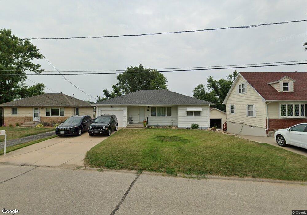 124 Allview Dr SW, Cedar Rapids, IA 52404 - photo 1