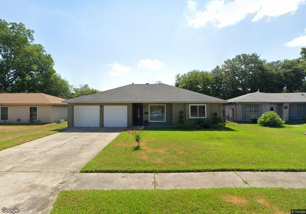 8926 Deer Trail Dr, Houston, TX 77088 - photo 1