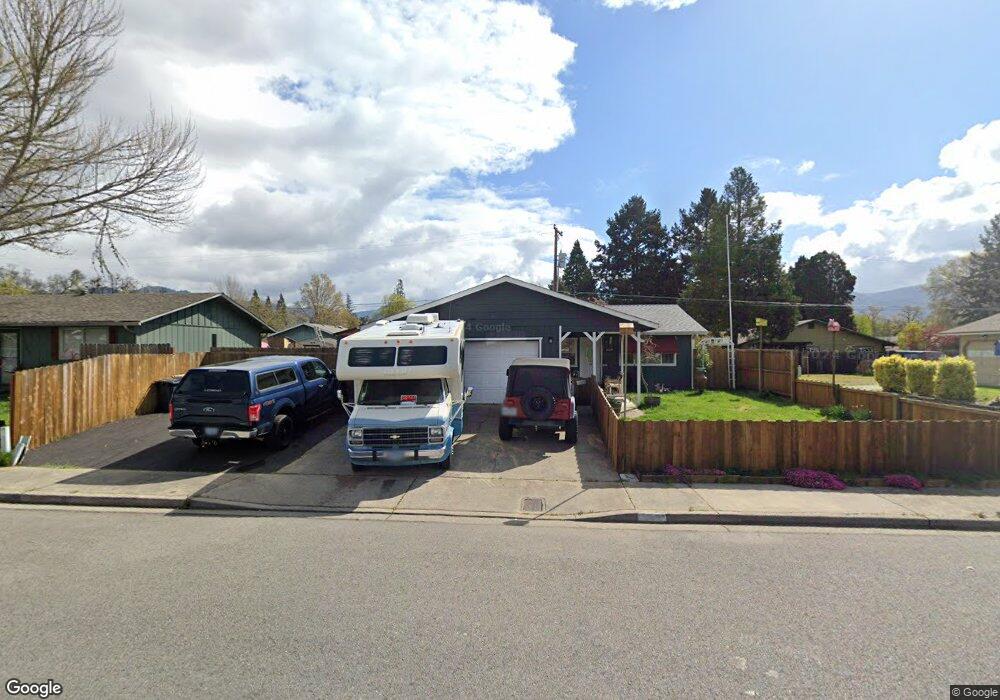 1015 SW Central Ave, Grants Pass, OR 97526 - photo 1