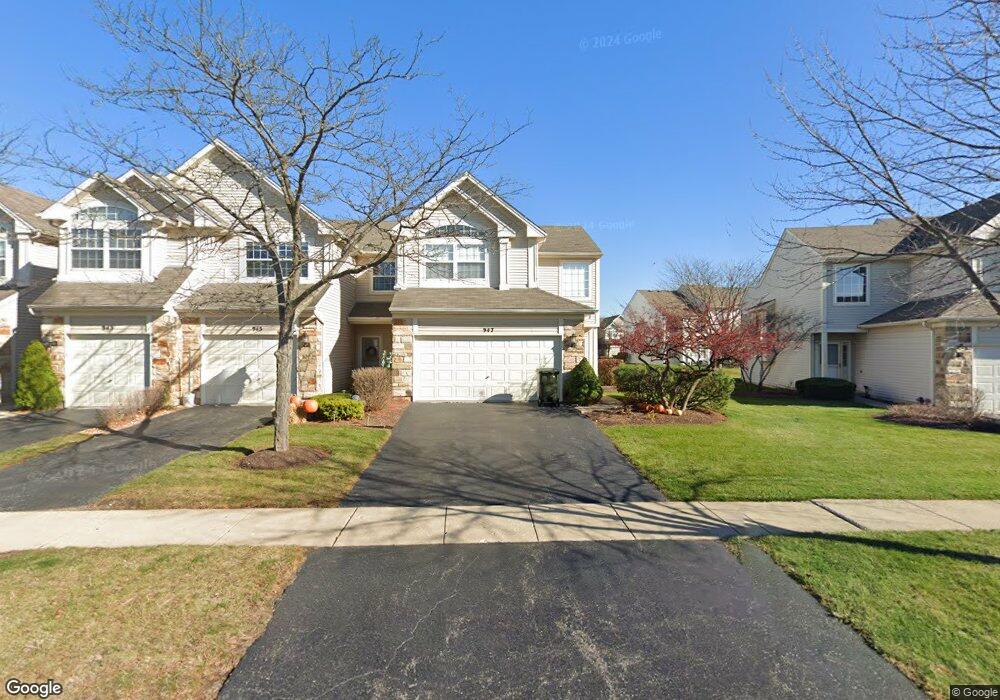 947 Viewpoint Dr, Lake In the Hills, IL 60156 - photo 1