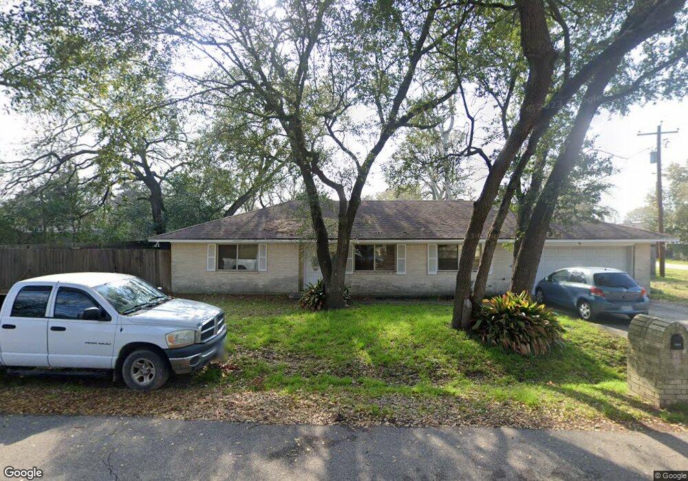 414 N Howard St, Tomball, TX 77375 - photo 1