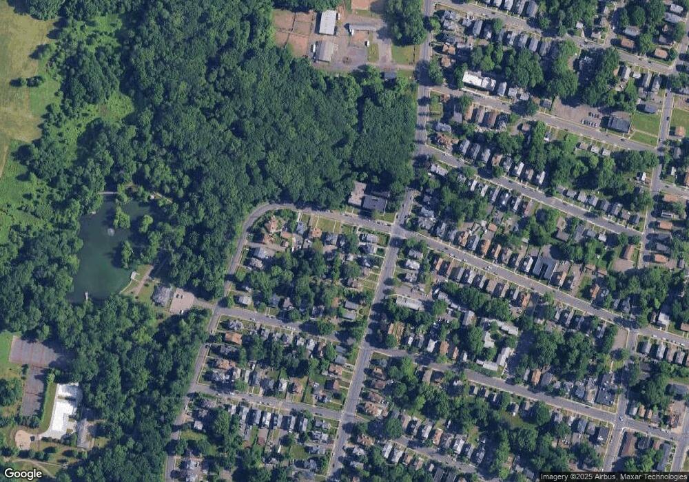 376 Edgewood St, Hartford, CT 06112 - photo 1