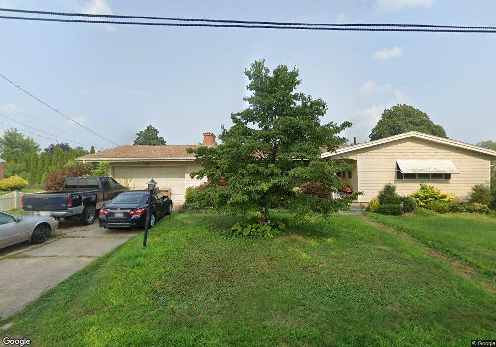 38 Yale St, Ludlow, MA 01056 - photo 1