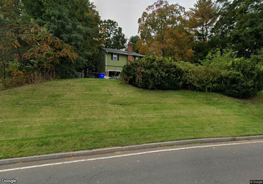 395 Ridgewood Rd, West Hartford, CT 06107 - photo 1