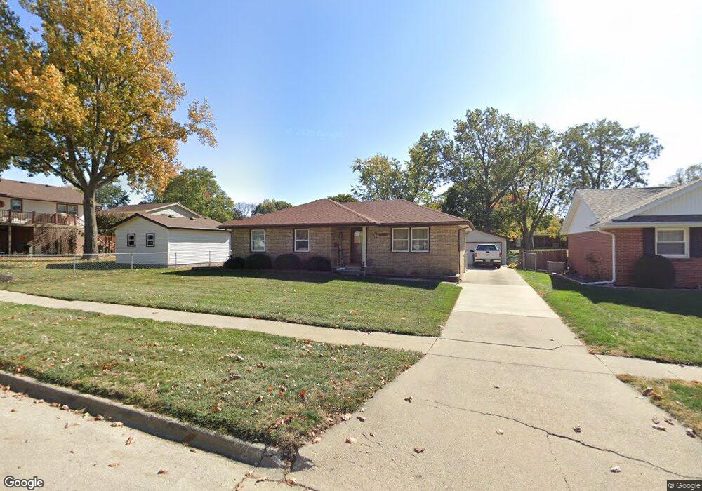 1445 N 8th Ave E, Newton, IA 50208 - photo 1