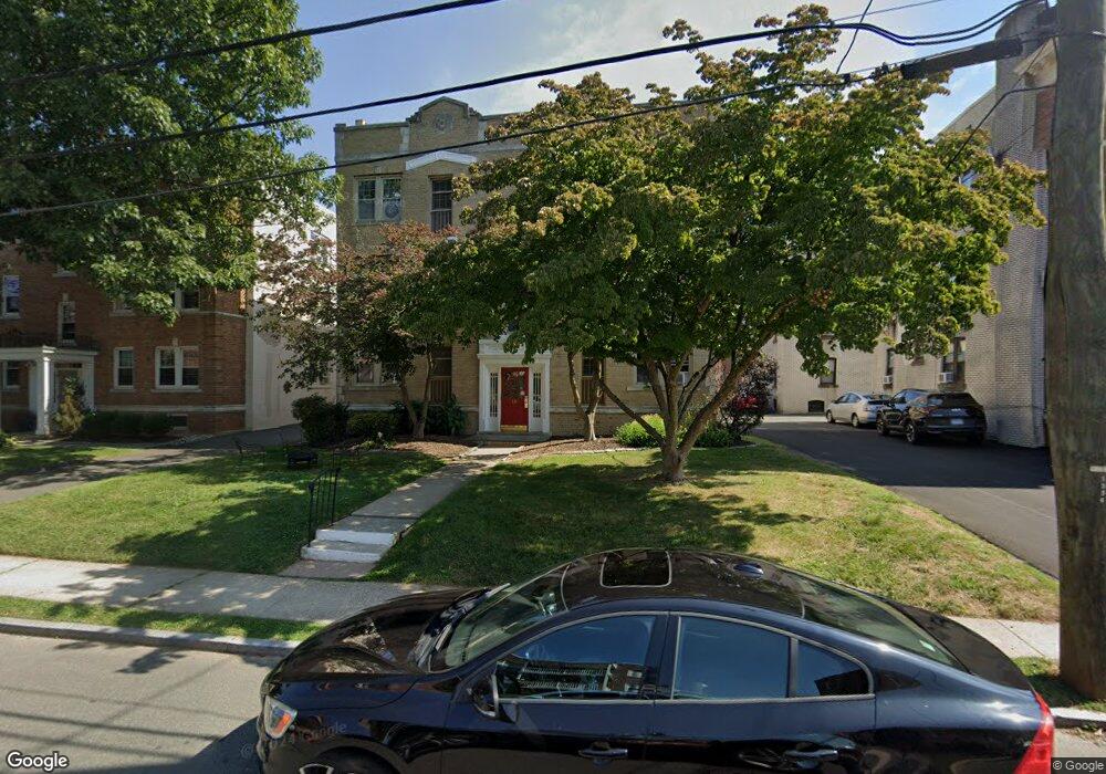 18 Robin Rd unit 2, West Hartford, CT 06119 - photo 1