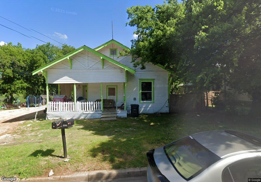 113 W Wilson St, Cleburne, TX 76033 - photo 1