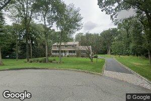 12 Elaine Ct, Woodcliff Lake, NJ 07677