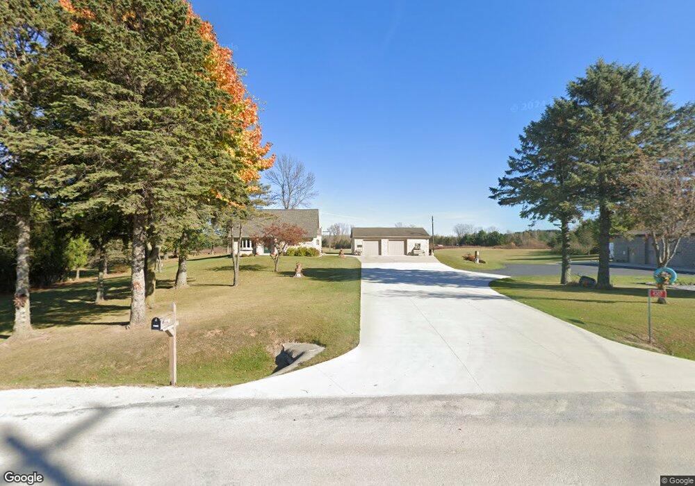 4307 Woodland Dr, Manitowoc, WI 54220 - photo 1