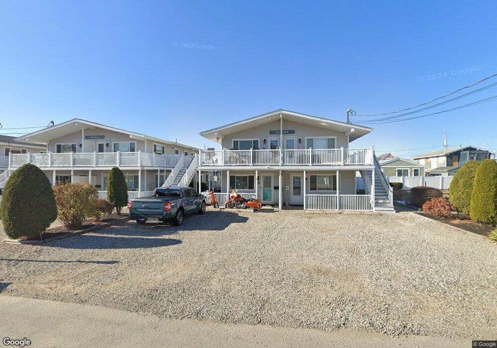 16 Whitten St unit B, Hampton, NH 03842 - photo 1