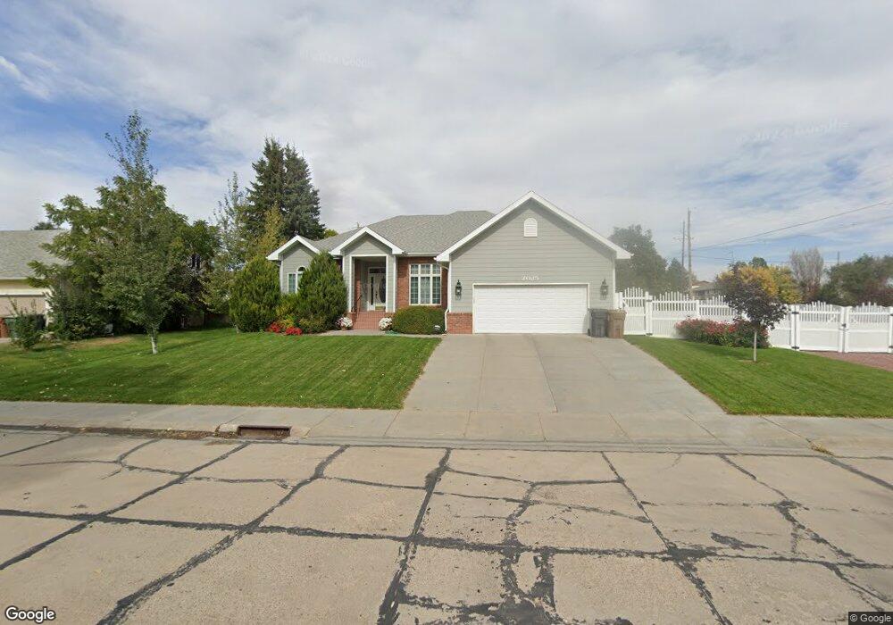 2025 E 31st St, Scottsbluff, NE 69361 - photo 1