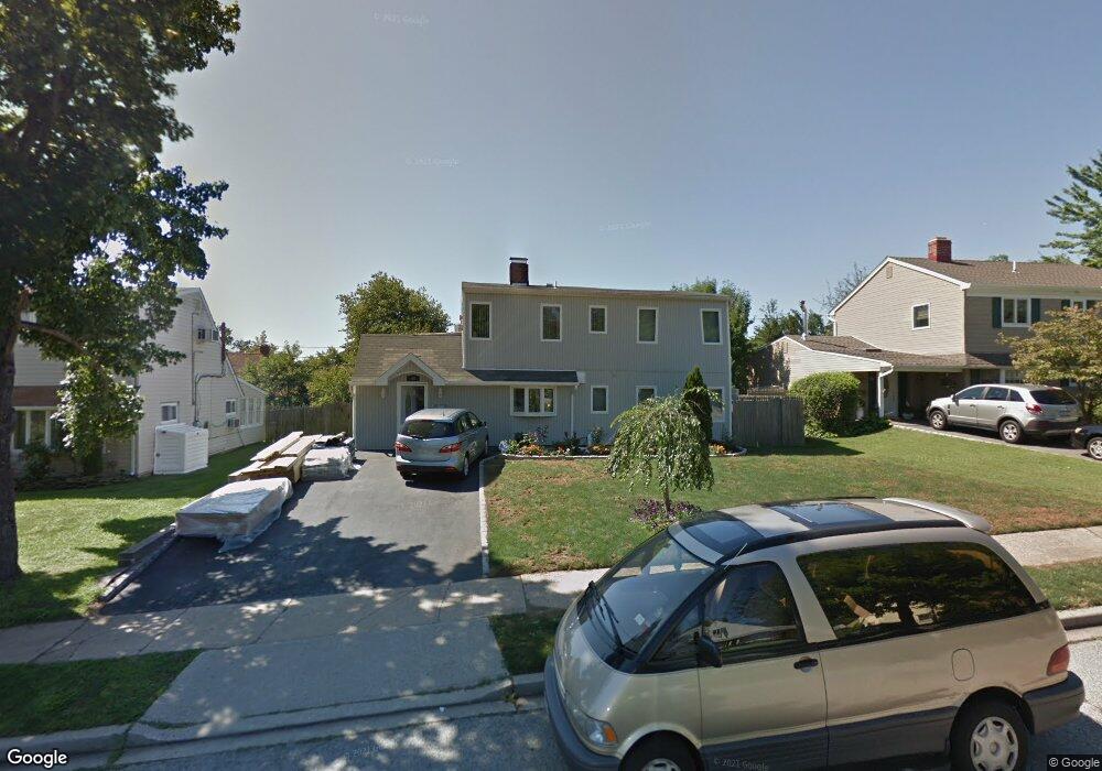 116 Stirrup Ln, Levittown, NY 11756 - photo 1