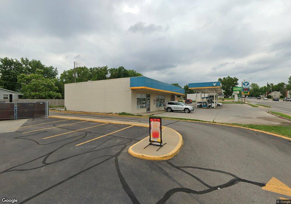 1161 SW Gage Blvd, Topeka, KS 66604 - photo 1