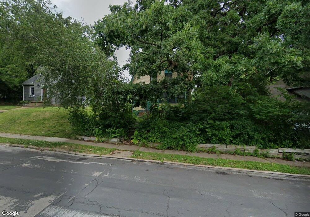 1711 Bridge Ave, Davenport, IA 52803 - photo 1