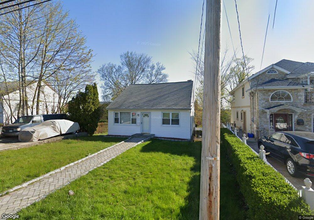 87 Kingsley Dr, Yonkers, NY 10710 - photo 1