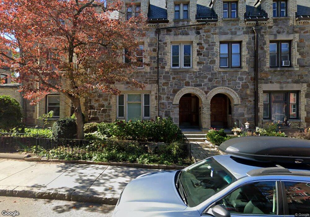 352 Tappan St unit 1    352, Brookline, MA 02445 - photo 1