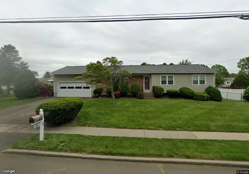 11 Bridle Path Ln, West Haven, CT 06516 - photo 1