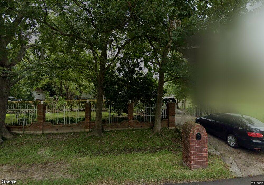 7312 Banyan St, Houston, TX 77028 - photo 1