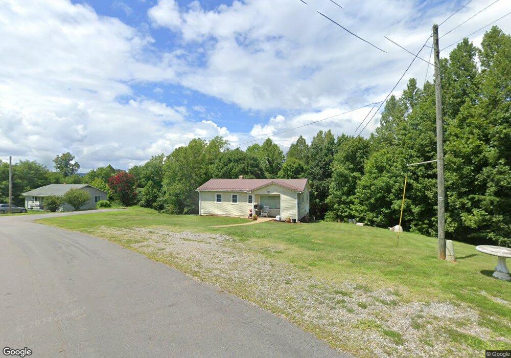 136 Waller Rd, Martinsville, VA 24112 - photo 1