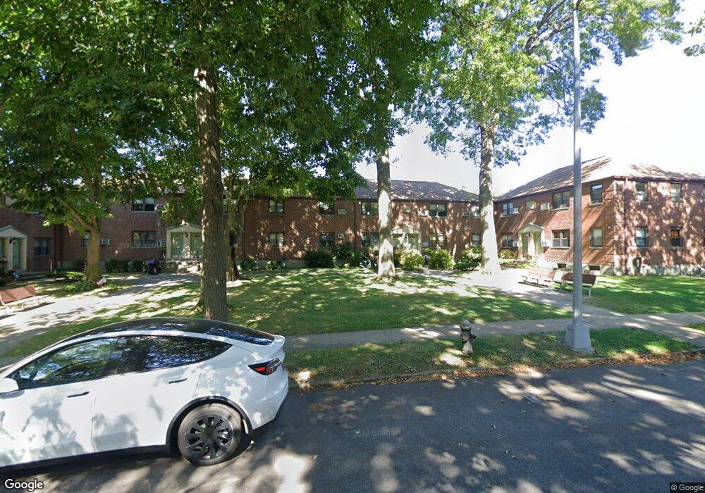 57-21 246th Crescent unit B2-7, Little Neck, NY 11362 - photo 1