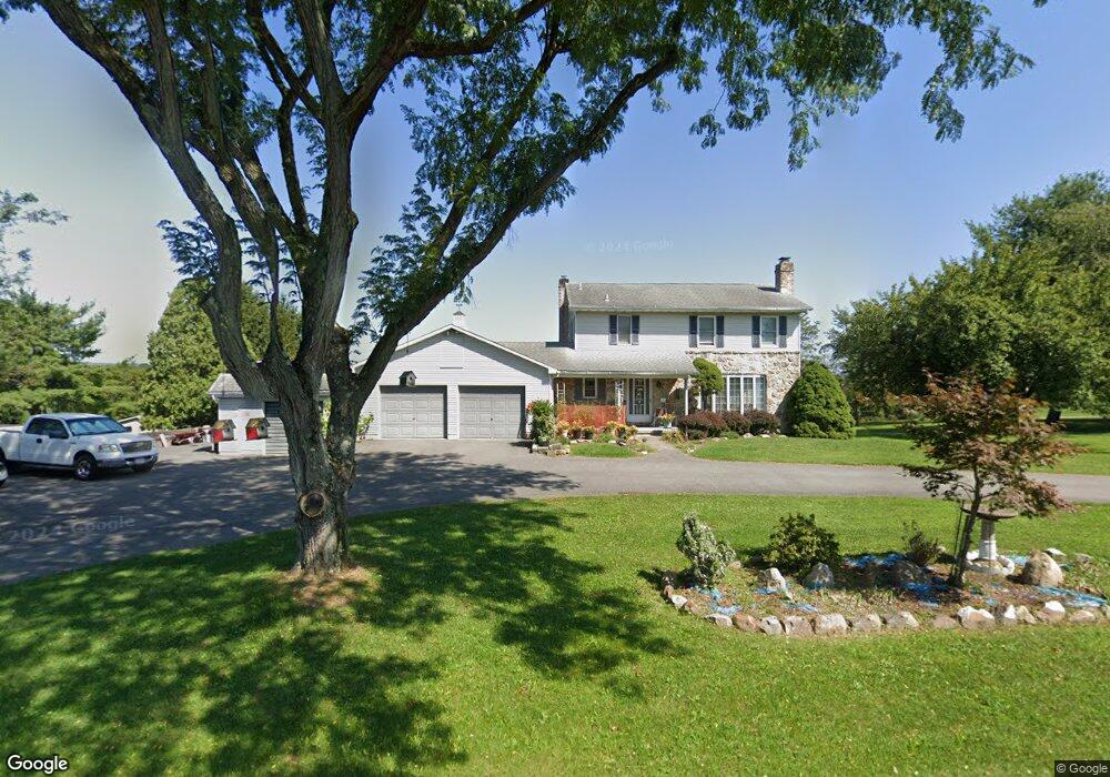 687 Fehr Rd, Nazareth, PA 18064 - photo 1