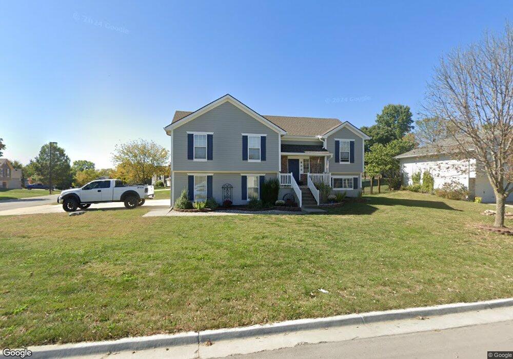 814 Old Paint Rd, Raymore, MO 64083 - photo 1