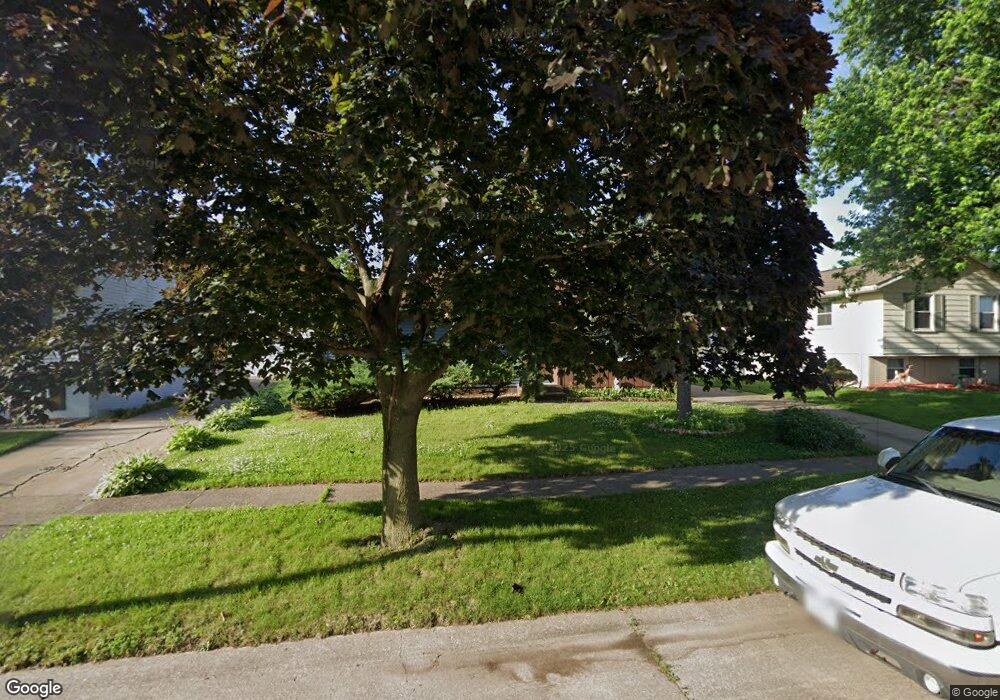 2217 Aspen Dr, Davenport, IA 52806 - photo 1