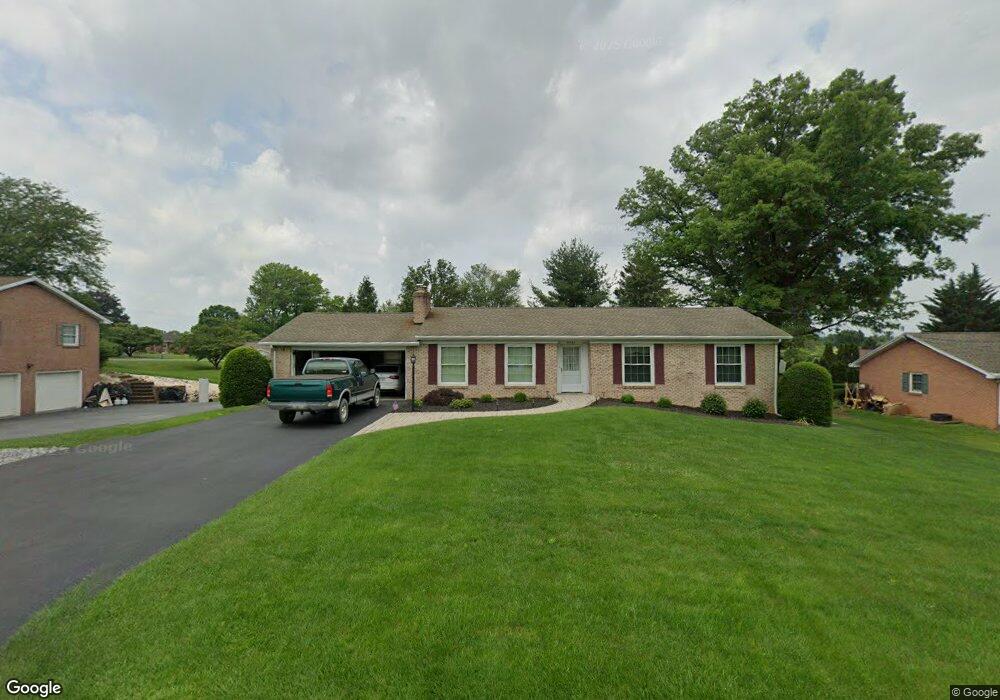 2923 Jefferson Dr, Chambersburg, PA 17201 - photo 1