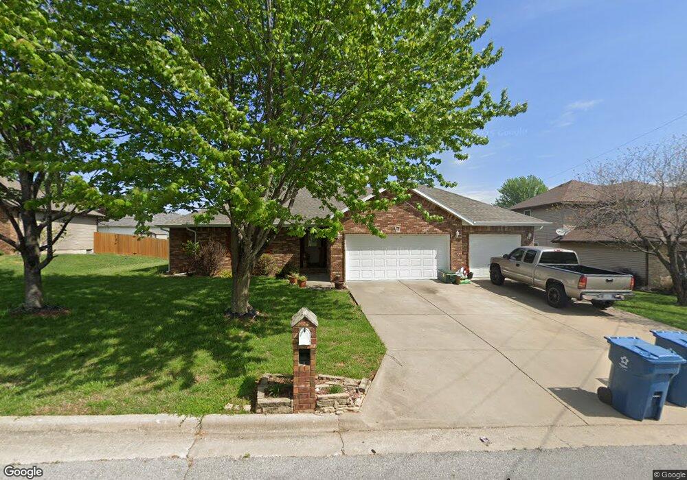 613 W Bryant St, Nixa, MO 65714 - photo 1