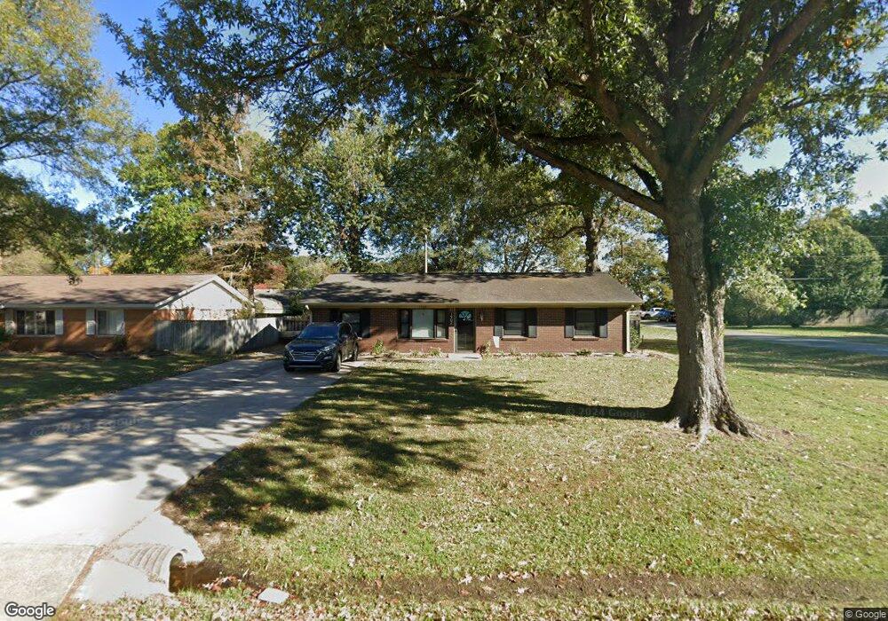 1902 N Henderson St, Stuttgart, AR 72160 - photo 1